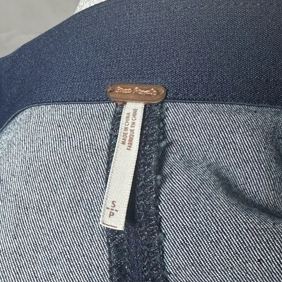 dark blue Free People denim skirt size small - Picture 3 of 3